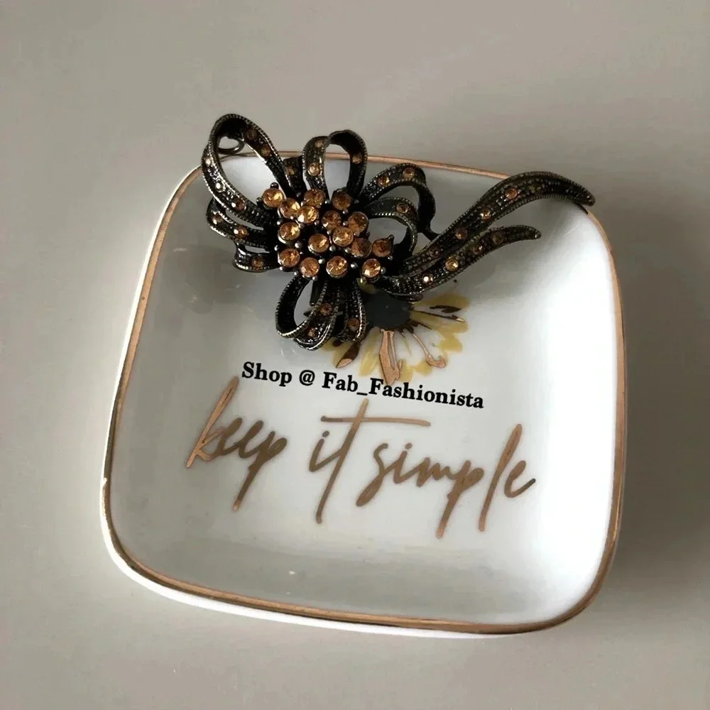 💰 Vintage style Crystal orange brooch pin